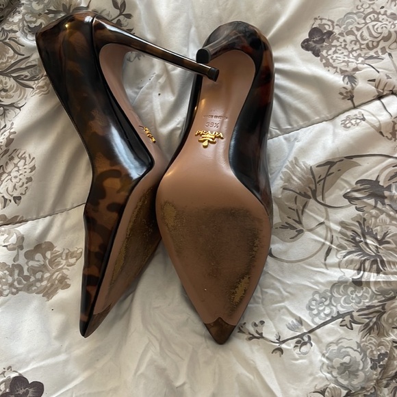 Prada Patent Leather Printed Pumps
Size: 9.5 | IT 39.5 - Picture 3 of 4